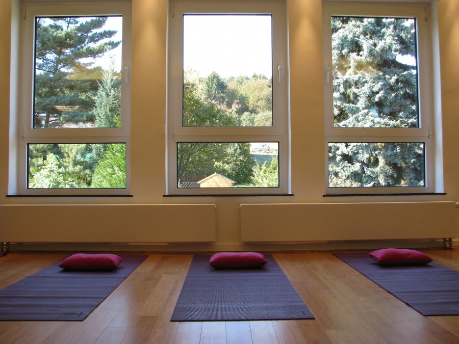 Yoga-Room Hormone Yoga